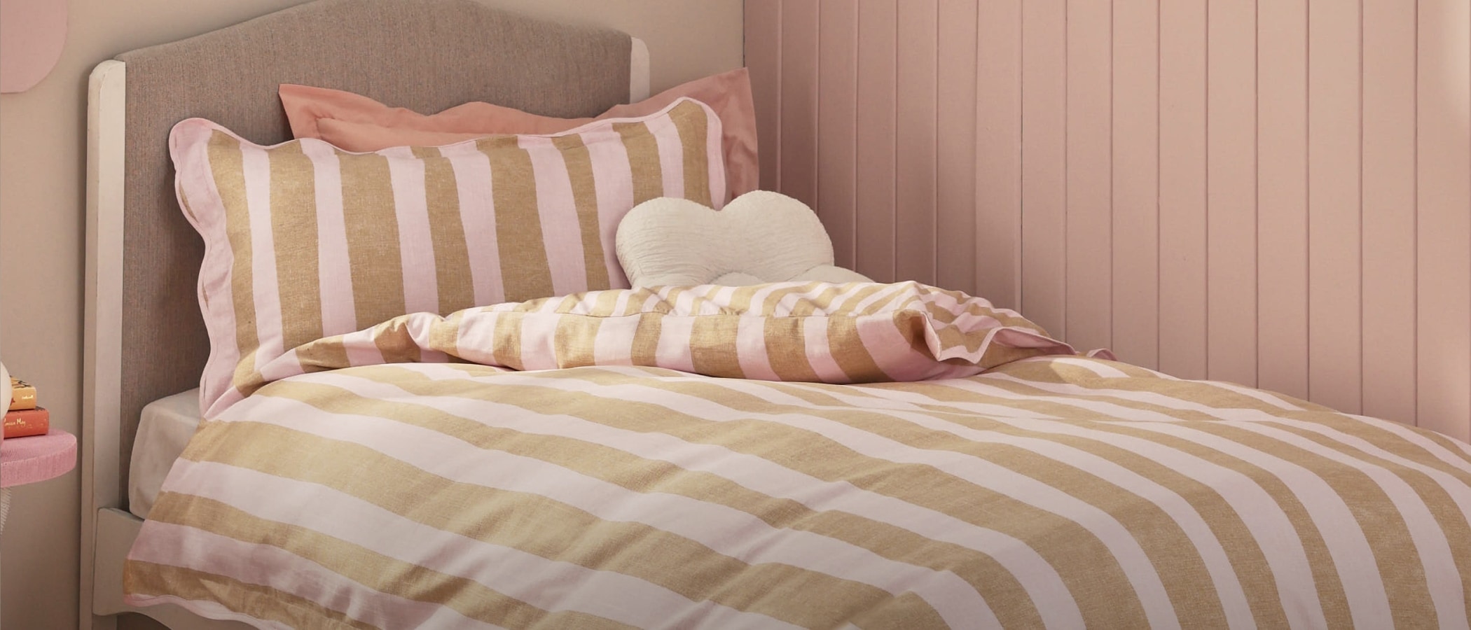 KIDS' BEDROOM