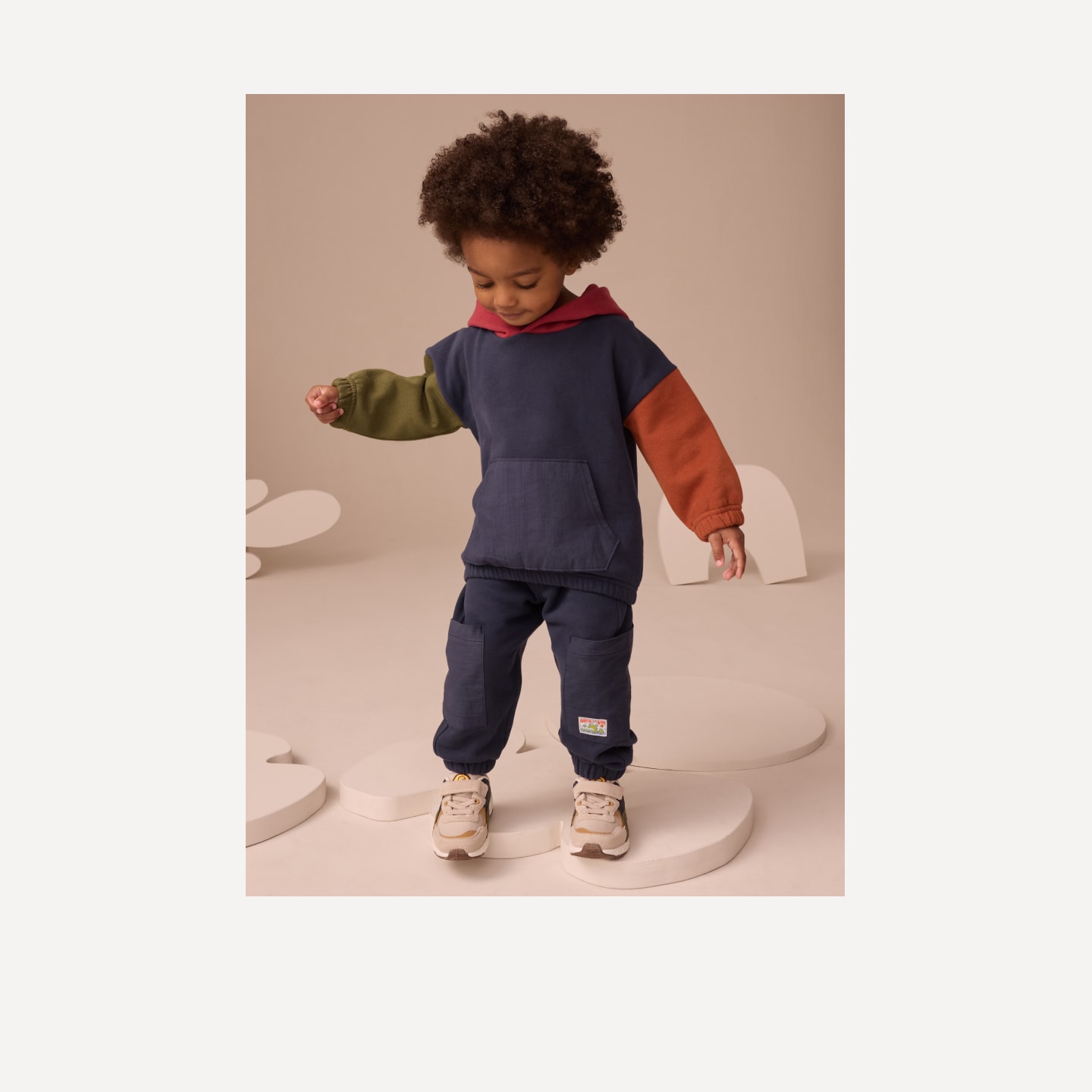 Conjuntos e roupas infantis