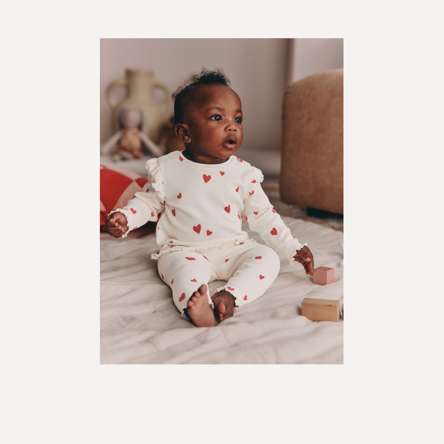 Conjuntos e roupas para bebês