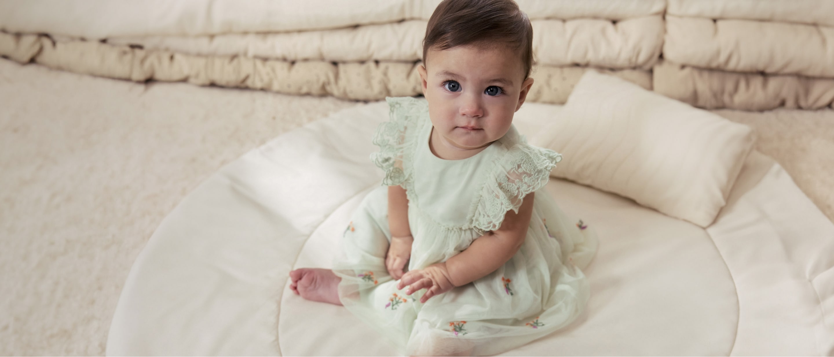 Roupinhas coloridas para bebês