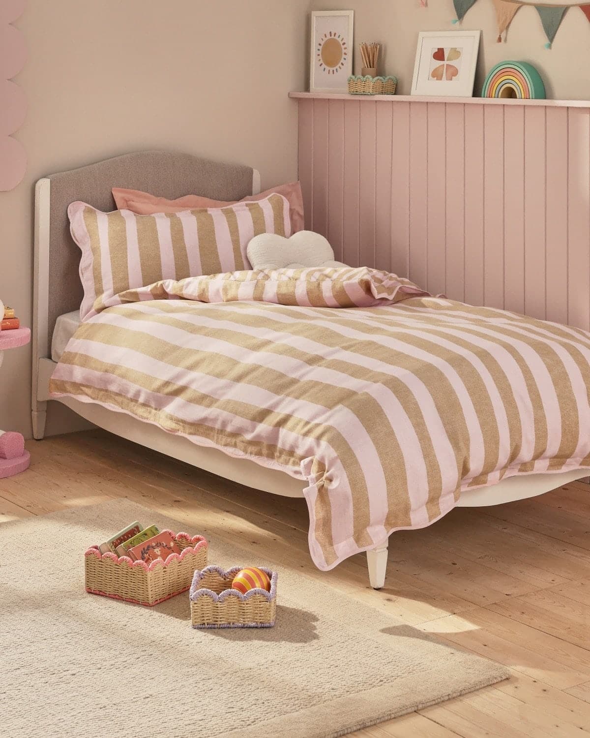 KIDS' BEDROOM